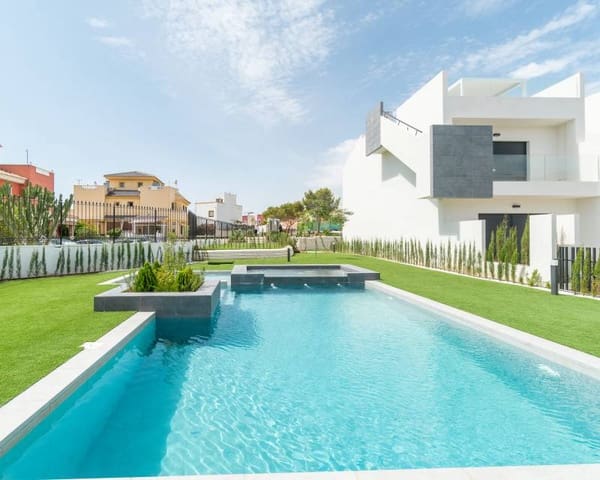 3 soverom Hus til salgs i Los Balcones - Los Altos, Torrevieja med svømmebasseng - € 340 000 (Ref: 9989503)