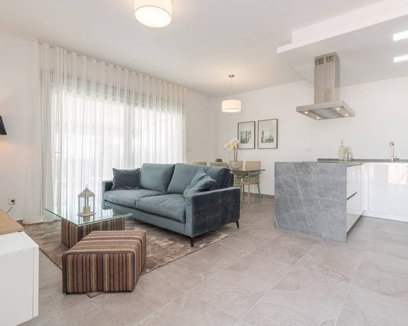 3 soverom Hus til salgs i Torrevieja med svømmebasseng - € 340 000 (Ref: 9989503)