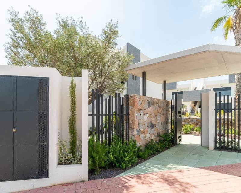 3 soverom Hus til salgs i Torrevieja med svømmebasseng - € 340 000 (Ref: 9989503)