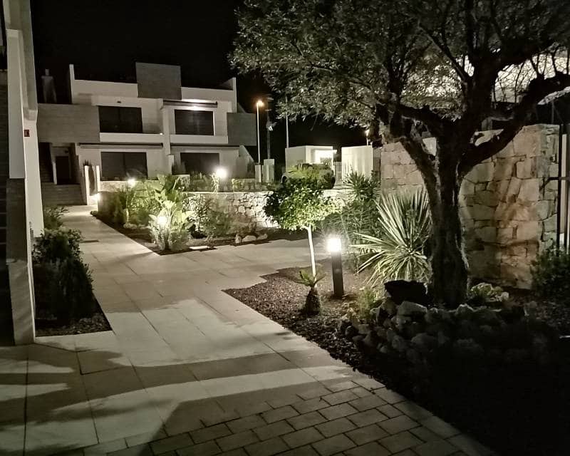 3 soverom Hus til salgs i Torrevieja med svømmebasseng - € 340 000 (Ref: 9989503)