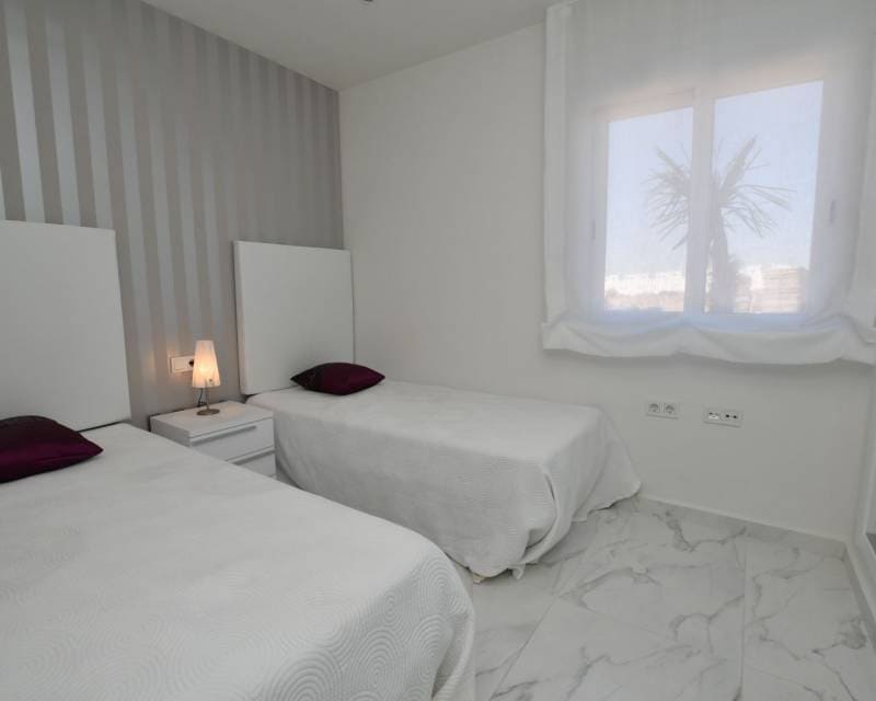 2 quarto Casa em Banda para venda em San Miguel de Salinas com piscina - 273 800 € (Ref: 9989505)
