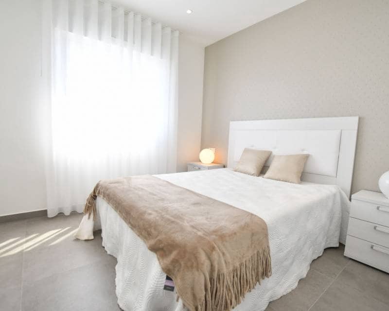 2 quarto Casa em Banda para venda em San Miguel de Salinas com piscina - 273 800 € (Ref: 9989505)