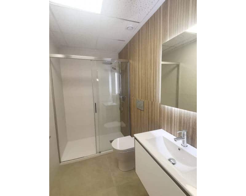 1 bedroom Apartment for sale in Torrevieja with pool - € 219,000 (Ref: 9989516)