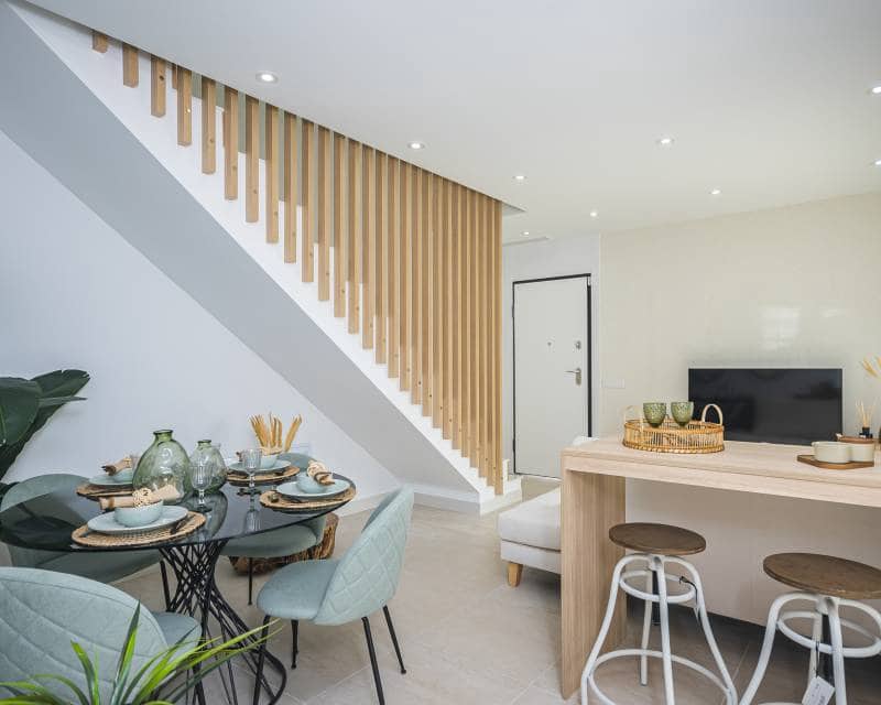 3 soveværelse Semi-Rækkehus til salg i Torrevieja med swimmingpool - € 539.000 (Ref: 9989572)