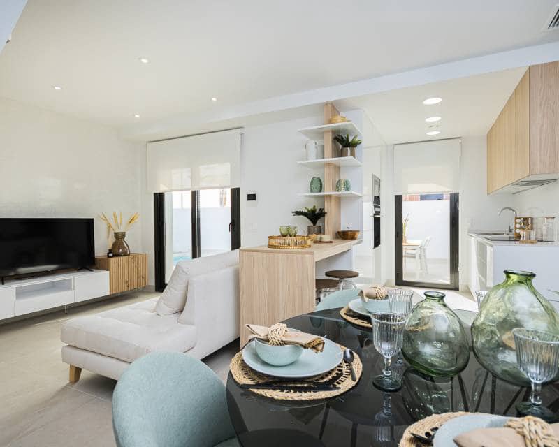 3 soveværelse Semi-Rækkehus til salg i Torrevieja med swimmingpool - € 539.000 (Ref: 9989572)