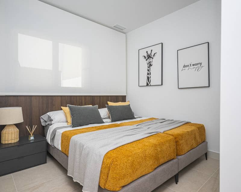 3 soveværelse Semi-Rækkehus til salg i Torrevieja med swimmingpool - € 539.000 (Ref: 9989572)