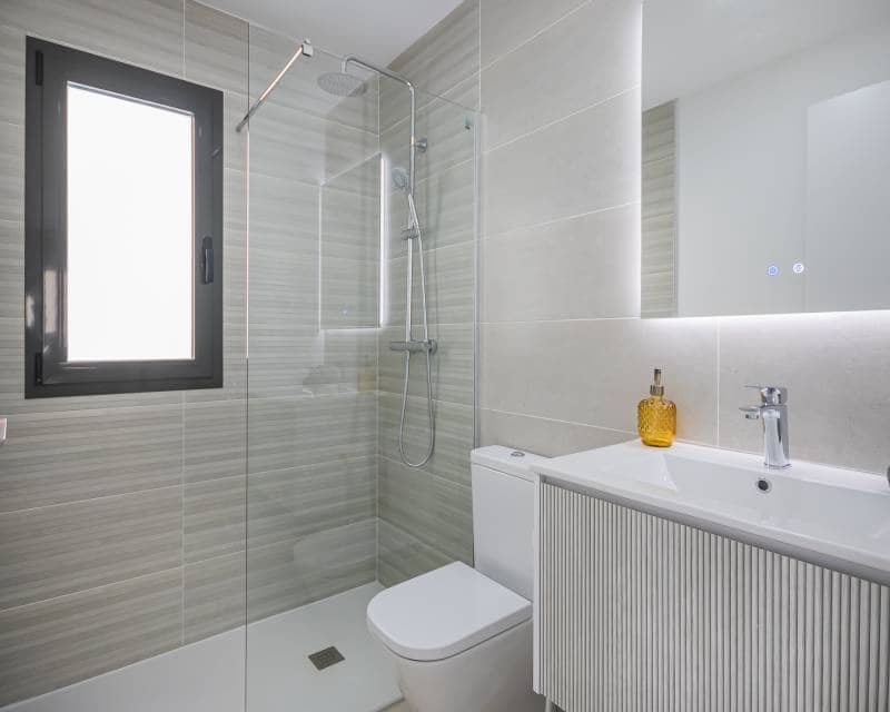 3 soveværelse Semi-Rækkehus til salg i Torrevieja med swimmingpool - € 539.000 (Ref: 9989572)