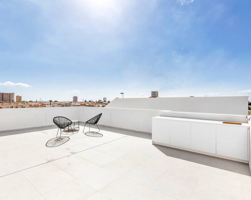 Chalet de 3 habitaciones en Los Alcázares en venta - 429.000 € (Ref: 9989575)