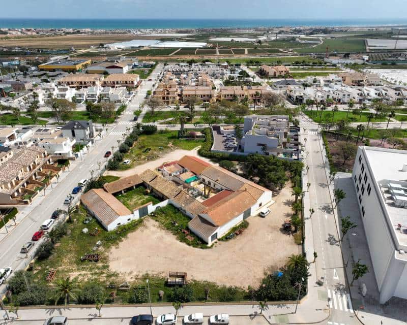 Casa de 3 habitaciones en Pilar de la Horadada en venta - 434.000 € (Ref: 9989637)