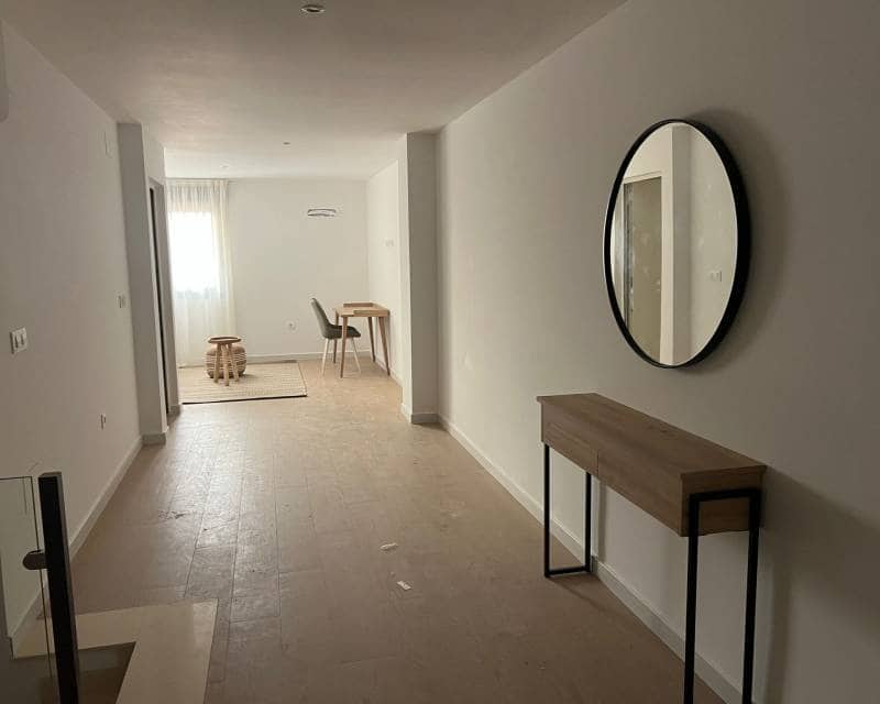 2 soverom Kjedet enebolig til salgs i Portman med svømmebasseng - € 208 000 (Ref: 9989664)