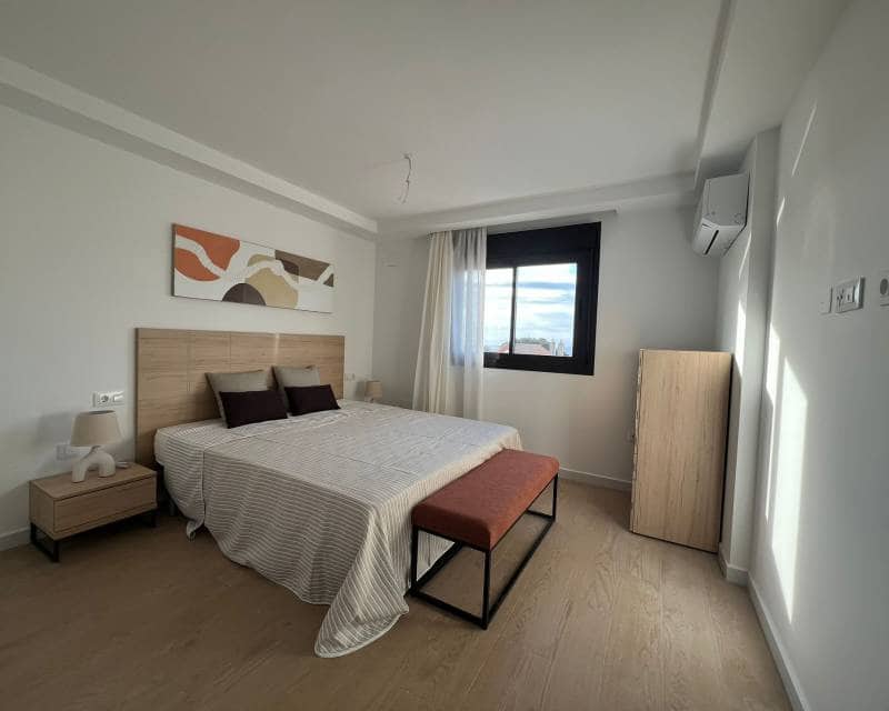 2 soverom Kjedet enebolig til salgs i Portman med svømmebasseng - € 208 000 (Ref: 9989664)