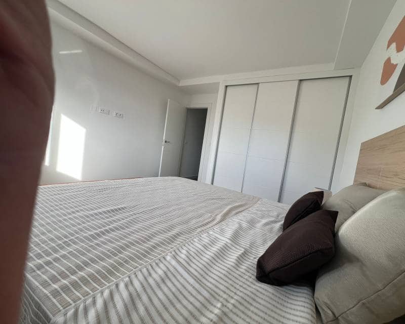 2 soverom Kjedet enebolig til salgs i Portman med svømmebasseng - € 208 000 (Ref: 9989664)