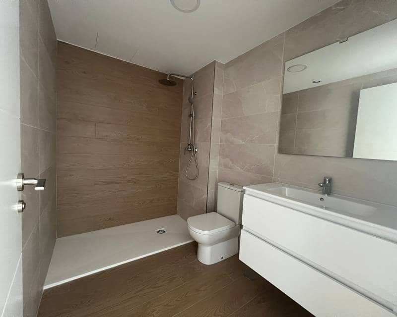 2 soverom Kjedet enebolig til salgs i Portman med svømmebasseng - € 208 000 (Ref: 9989664)