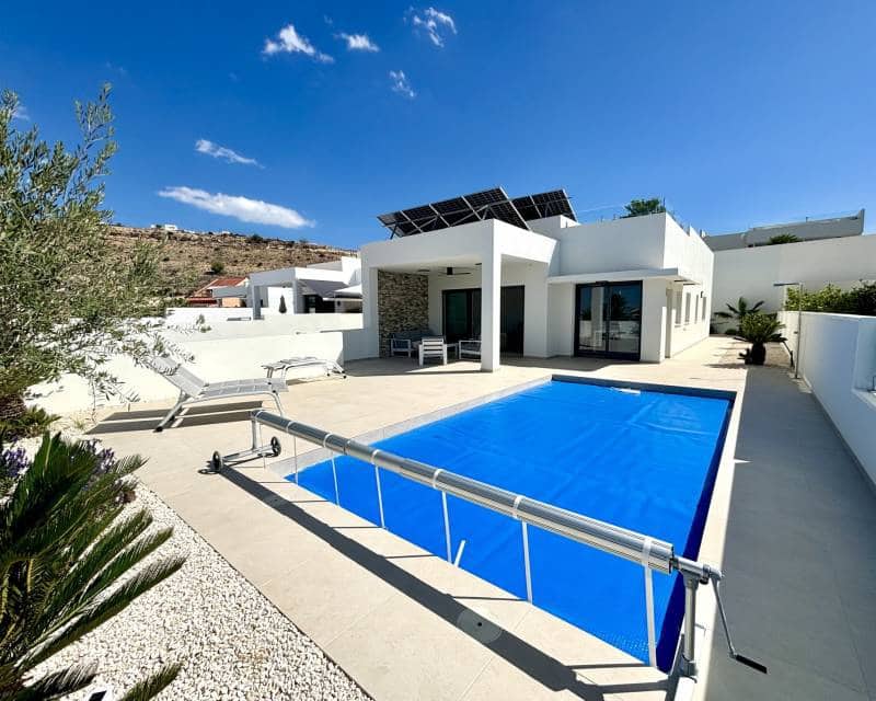 3 soveværelse Villa til salg i Benijofar - € 589.000 (Ref: 9989686)