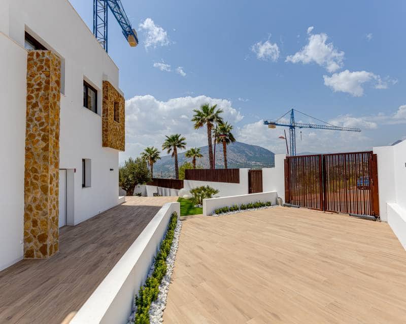 4 bedroom Villa for sale in Finestrat - € 920,000 (Ref: 9989689)