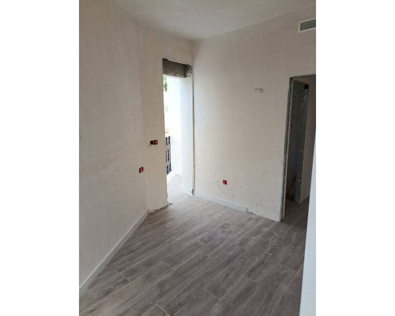 Apartamento de 2 habitaciones en Bigastro en venta - 176.000 € (Ref: 9989702)