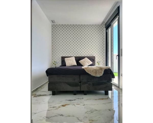 3 soveværelse Villa til salg i Pinar de Campoverde, Pilar de la Horadada med swimmingpool - € 420.000 (Ref: 9989707)