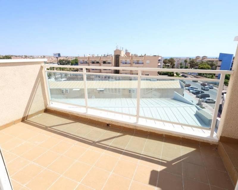 Ático de 2 habitaciones en Cabo Roig en venta - 239.000 € (Ref: 9989892)