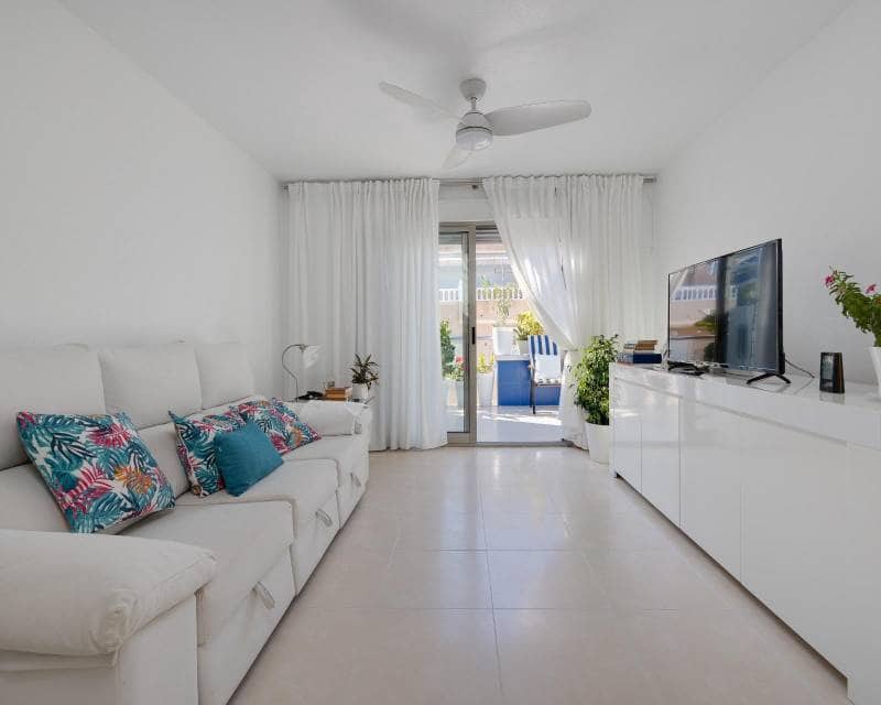 Ático de 3 habitaciones en Torrevieja en venta con piscina - 350.000 € (Ref: 9991854)