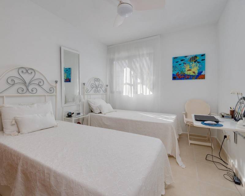 Ático de 3 habitaciones en Torrevieja en venta con piscina - 350.000 € (Ref: 9991854)