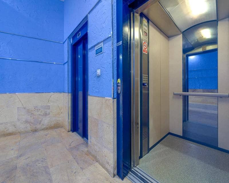 Ático de 3 habitaciones en Torrevieja en venta con piscina - 350.000 € (Ref: 9991854)