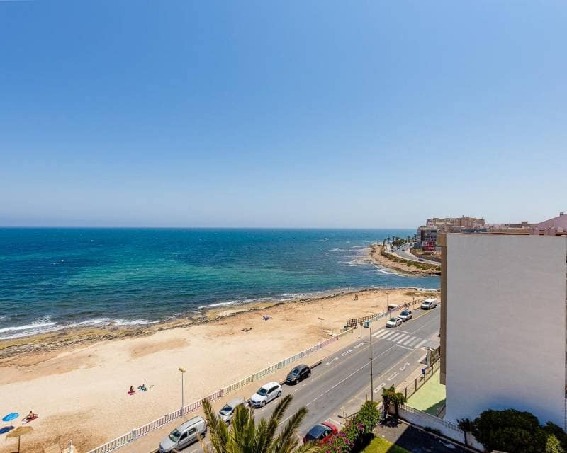 Ático de 3 habitaciones en Torrevieja en venta con piscina - 350.000 € (Ref: 9991854)