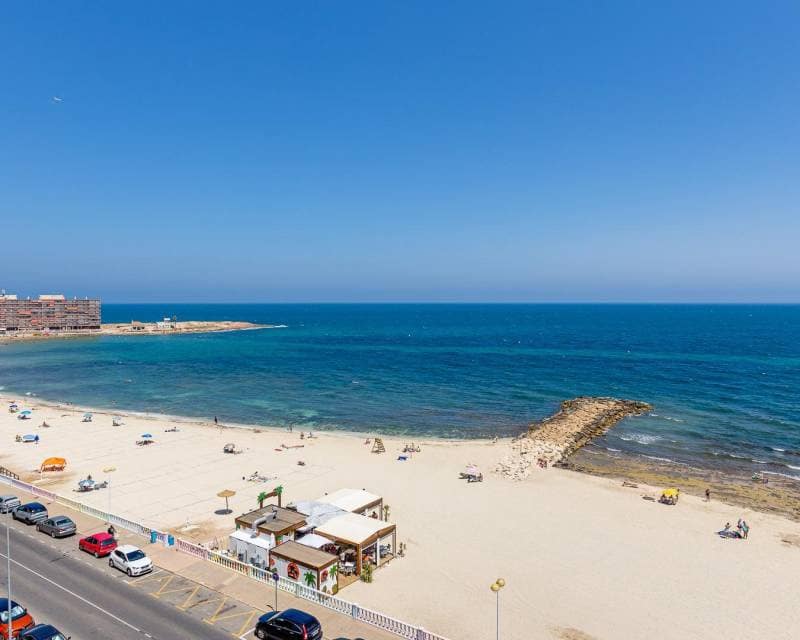 Ático de 3 habitaciones en Torrevieja en venta con piscina - 350.000 € (Ref: 9991854)