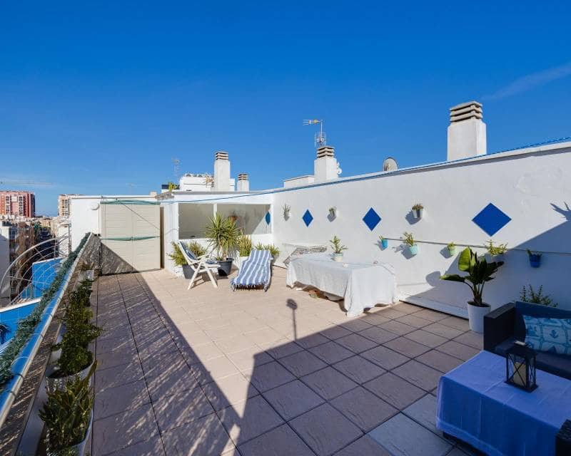 Ático de 3 habitaciones en Torrevieja en venta con piscina - 350.000 € (Ref: 9991854)