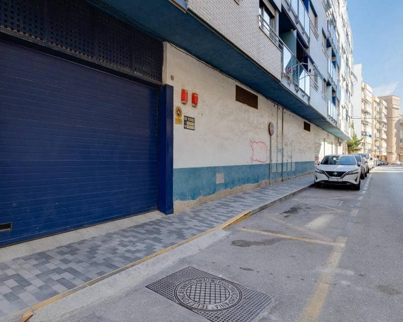 Ático de 3 habitaciones en Torrevieja en venta con piscina - 350.000 € (Ref: 9991854)