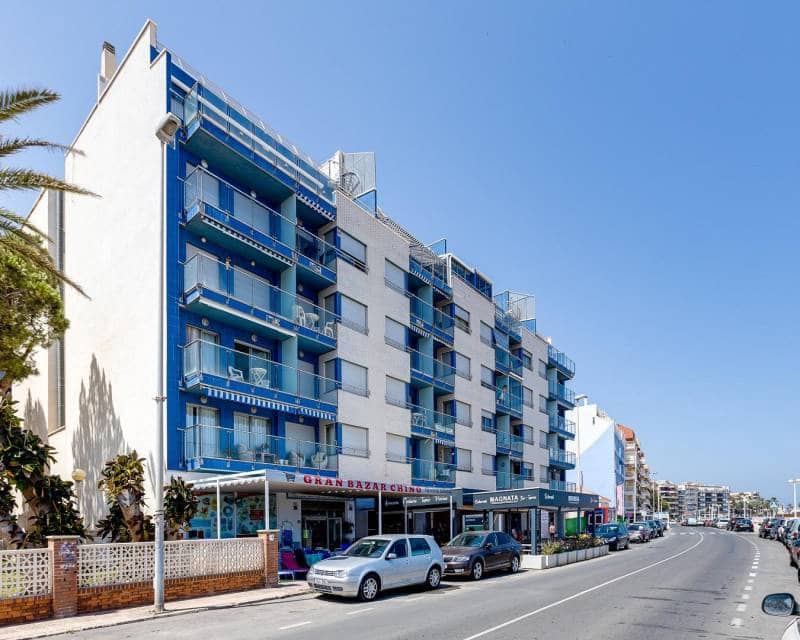 Ático de 3 habitaciones en Torrevieja en venta con piscina - 350.000 € (Ref: 9991854)