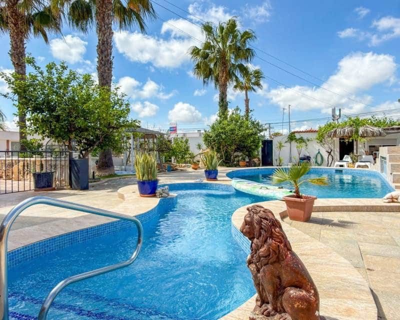 7 soveværelse Villa til salg i Ciudad Quesada med swimmingpool - € 1.299.000 (Ref: 9991997)