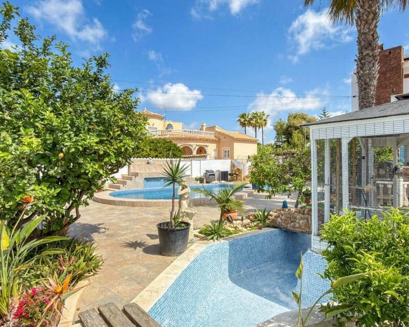7 soveværelse Villa til salg i Ciudad Quesada med swimmingpool - € 1.299.000 (Ref: 9991997)