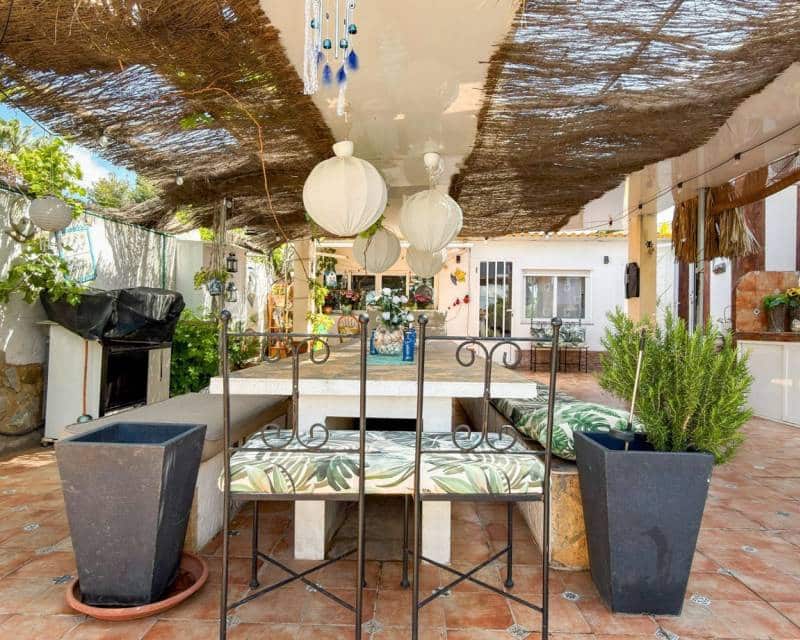 7 soveværelse Villa til salg i Ciudad Quesada med swimmingpool - € 1.299.000 (Ref: 9991997)