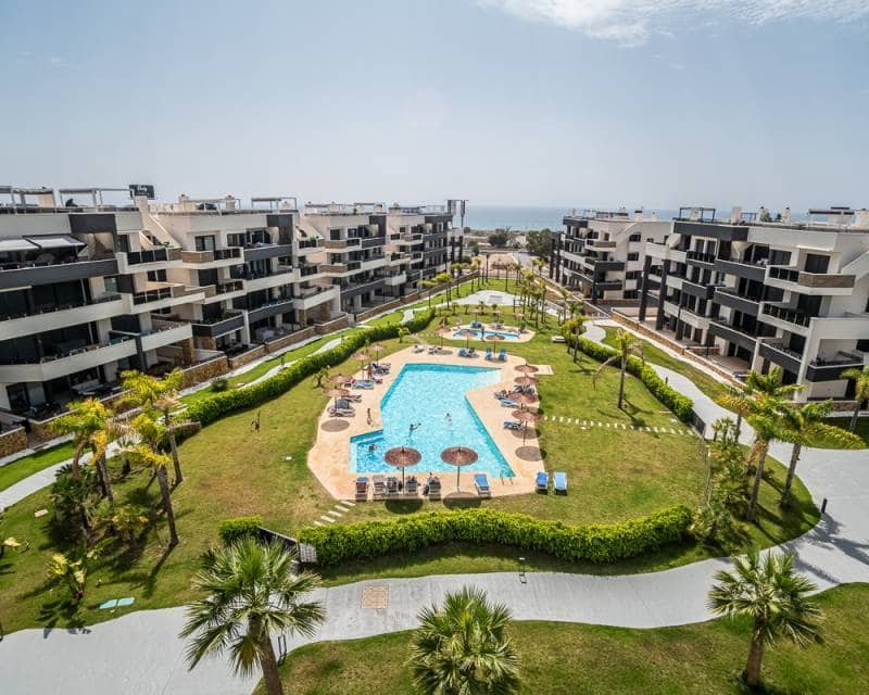 2 chambre Penthouse à vendre à Playa Flamenca avec piscine - 595 000 € (Ref: 9991998)