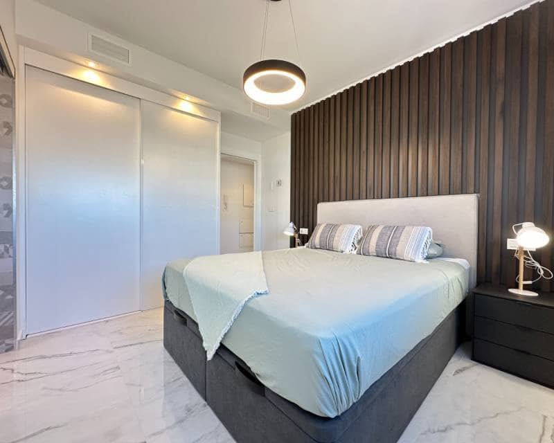 2 chambre Penthouse à vendre à Playa Flamenca avec piscine - 595 000 € (Ref: 9991998)