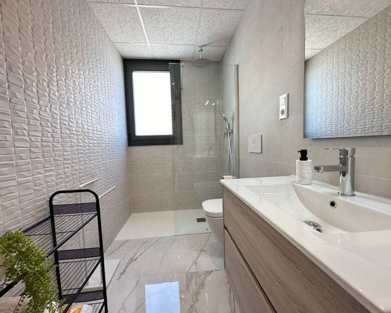 2 chambre Penthouse à vendre à Playa Flamenca avec piscine - 595 000 € (Ref: 9991998)