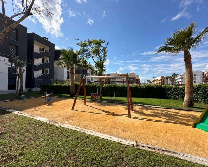 2 chambre Penthouse à vendre à Playa Flamenca avec piscine - 595 000 € (Ref: 9991998)