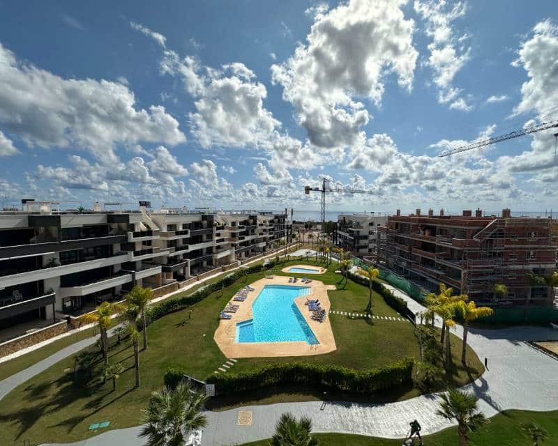 2 chambre Penthouse à vendre à Playa Flamenca avec piscine - 595 000 € (Ref: 9991998)