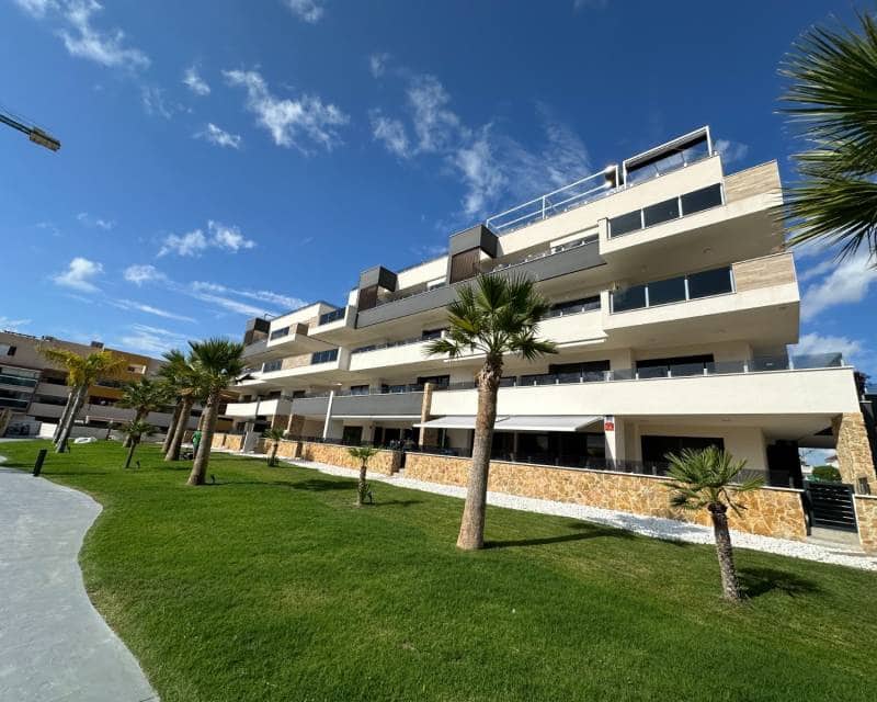 2 chambre Penthouse à vendre à Playa Flamenca avec piscine - 595 000 € (Ref: 9991998)