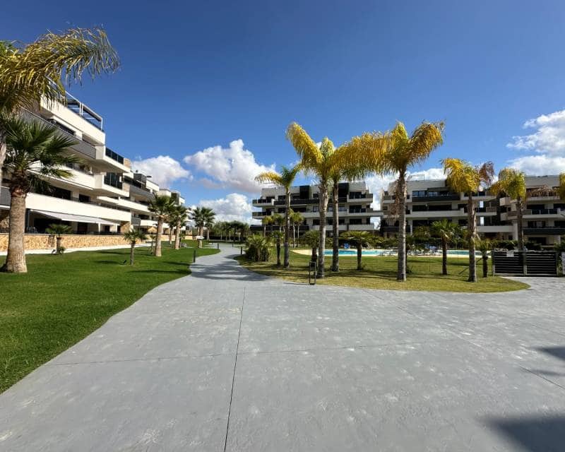 2 chambre Penthouse à vendre à Playa Flamenca avec piscine - 595 000 € (Ref: 9991998)