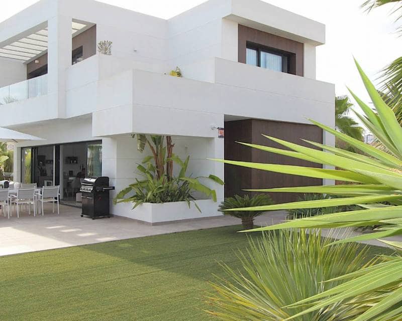 3 bedroom Villa for sale in Ciudad Quesada with pool - € 750,000 (Ref: 9995965)