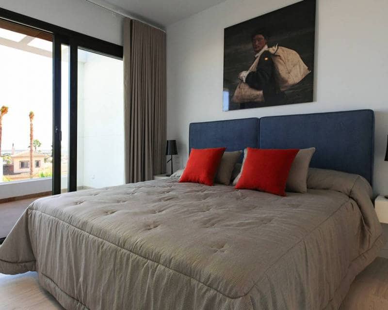 3 bedroom Villa for sale in Ciudad Quesada with pool - € 750,000 (Ref: 9995965)