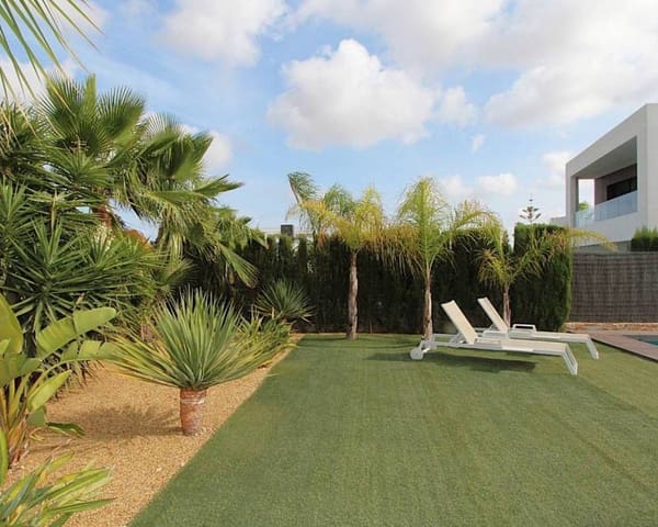 3 bedroom Villa for sale in Ciudad Quesada, Rojales with pool - € 750,000 (Ref: 9995965)