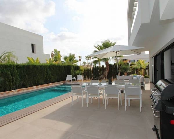 3 bedroom Villa for sale in Ciudad Quesada, Rojales with pool - € 750,000 (Ref: 9995965)