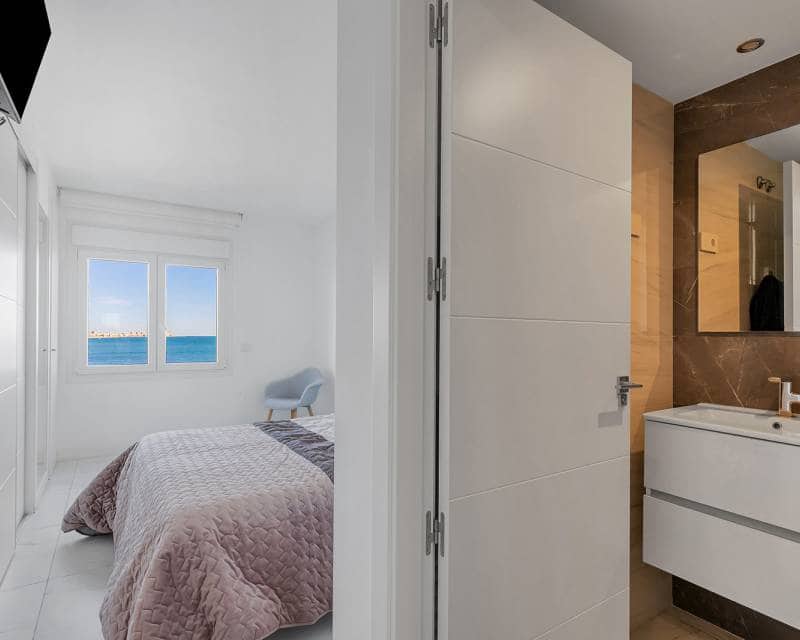 2 soveværelse Lejlighed til salg i Punta Prima - € 765.000 (Ref: 9996058)