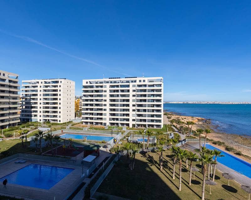 2 soveværelse Lejlighed til salg i Punta Prima - € 765.000 (Ref: 9996058)