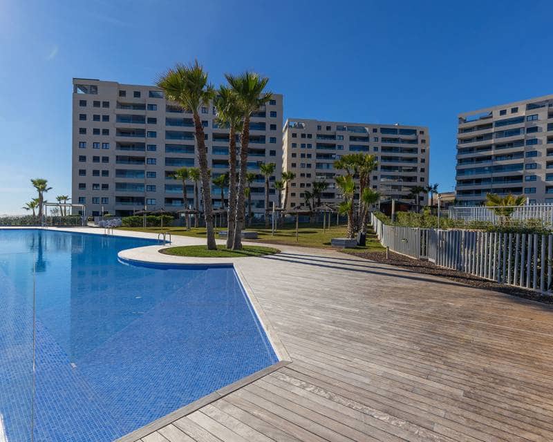 2 soveværelse Lejlighed til salg i Punta Prima - € 765.000 (Ref: 9996058)