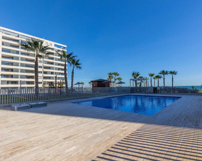 2 soveværelse Lejlighed til salg i Punta Prima - € 765.000 (Ref: 9996058)