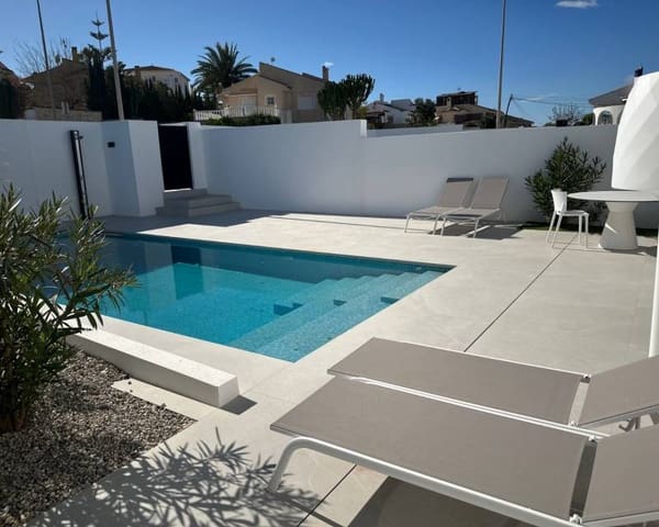 4 makuuhuone Huvila myytävänä paikassa Ciudad Quesada, Rojales mukana uima-altaan - 595 000 € (Ref: 9996060)