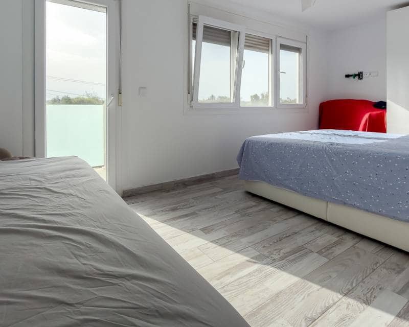 2 bedroom Villa for sale in Torrevieja with pool - € 465,000 (Ref: 9996245)